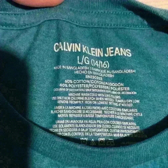 Calvin Klein T shirt size L - Picture 2 of 3